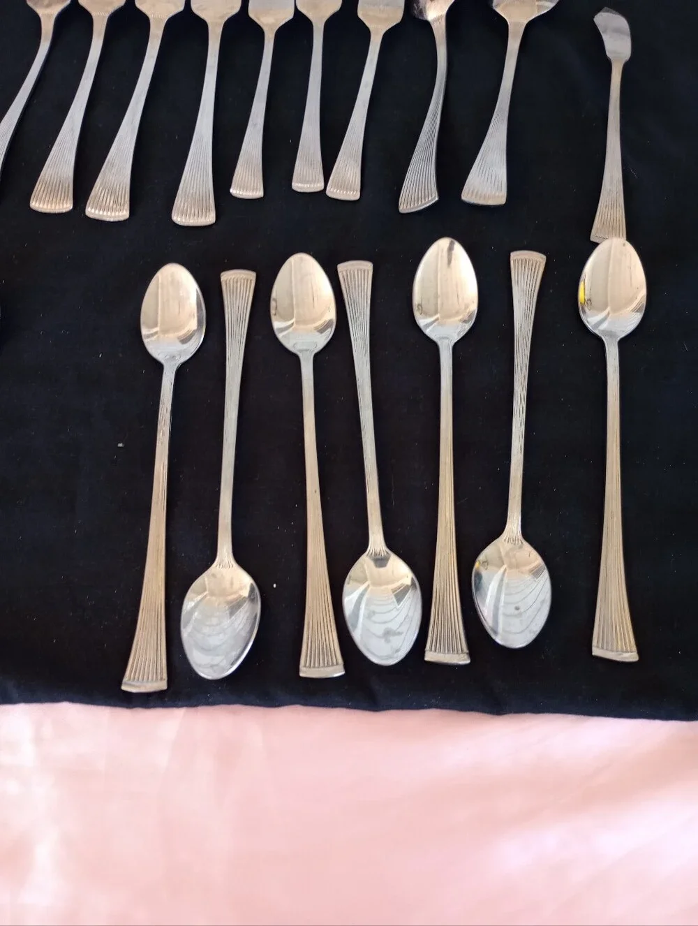 BARCLAY GENEVE VAN CORTLAND STAINLESS FLATWARE 38-PIECES